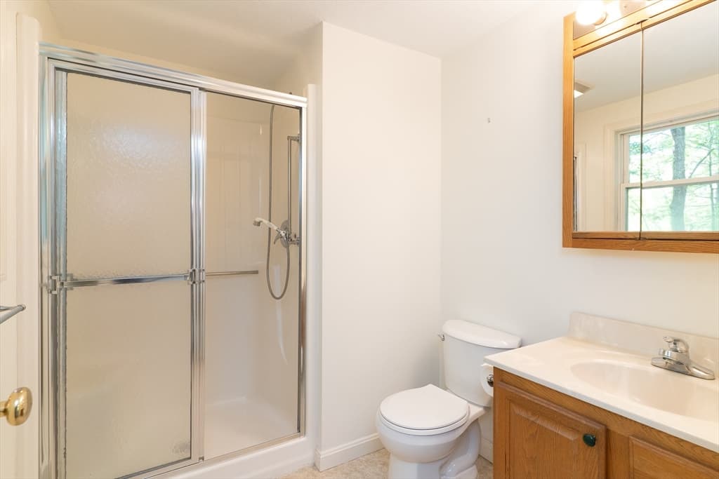 611 Henshaw St, Leicester MA 01542 photo 24