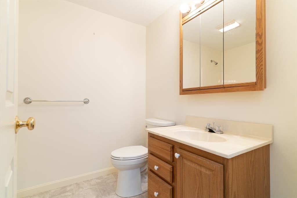611 Henshaw St, Leicester MA 01542 photo 18
