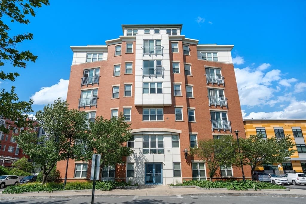 113 Sumner St # 23, Boston MA 02128