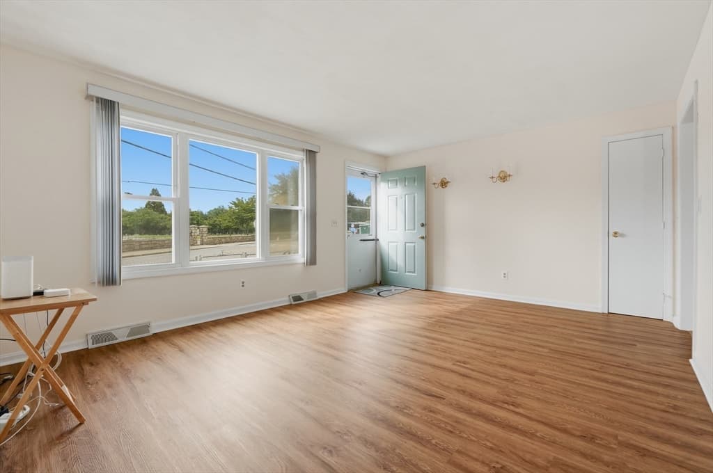 1966 Highland Ave, Fall River MA 02720 photo 6