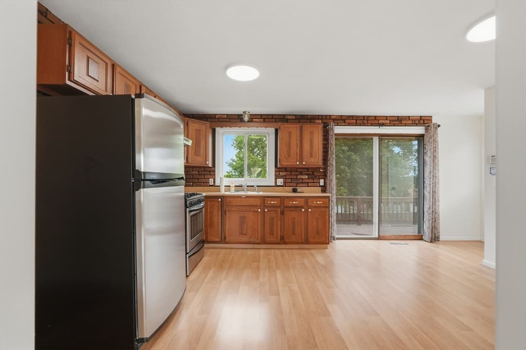 1966 Highland Ave, Fall River MA 02720 photo 9