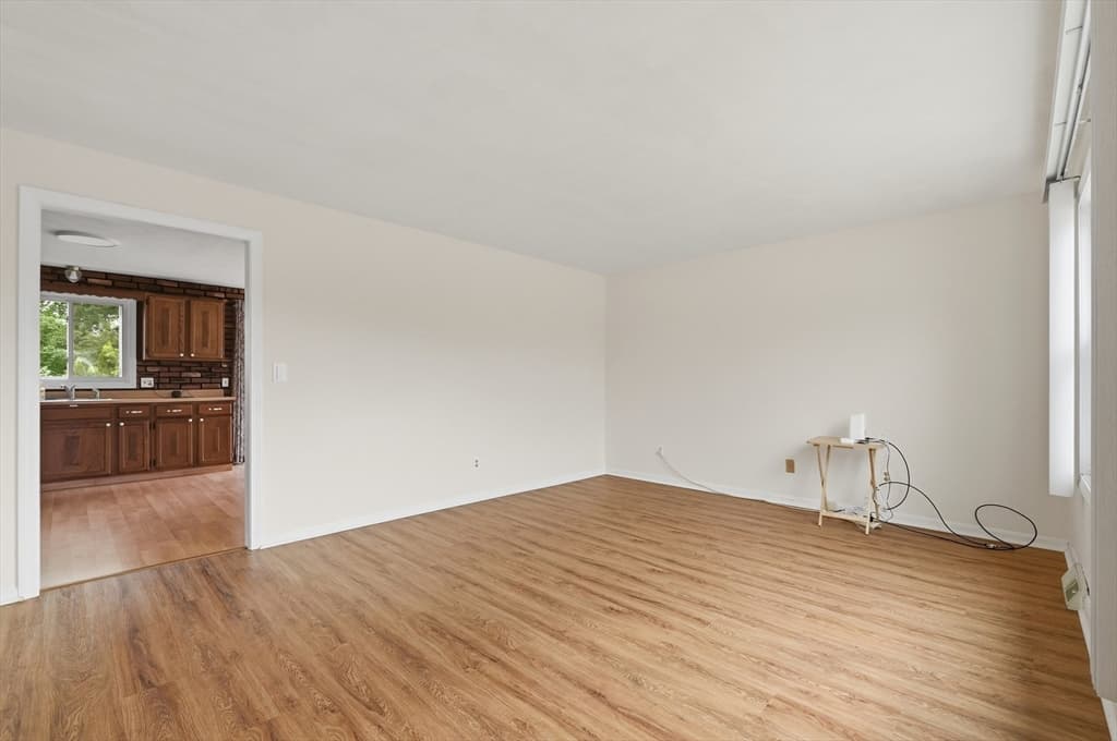 1966 Highland Ave, Fall River MA 02720 photo 4