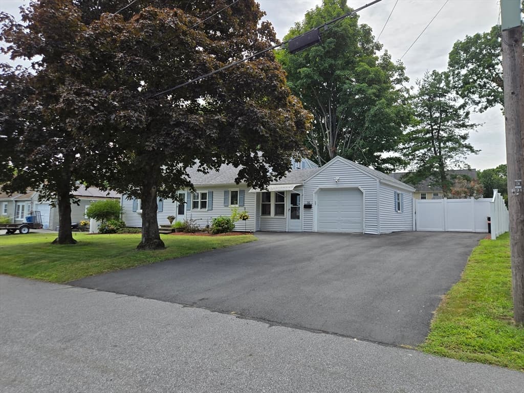 14 Ridgewood Circle, Lawrence MA 01843 photo 2
