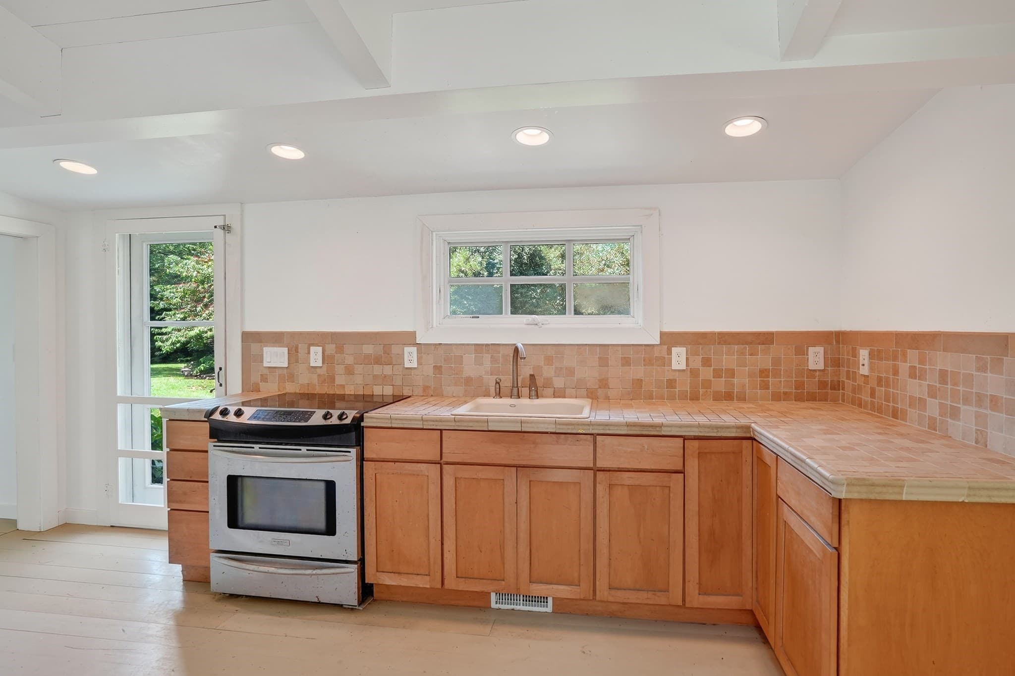 Single Family Residence at 99 Oak Lane, West Tisbury MA 02575, photo 26 of 31