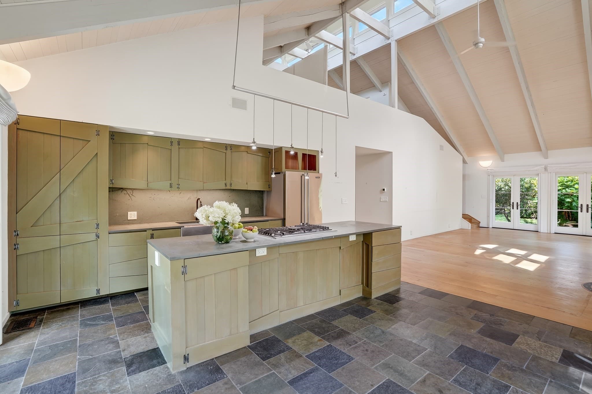 Single Family Residence at 99 Oak Lane, West Tisbury MA 02575, photo 5 of 31