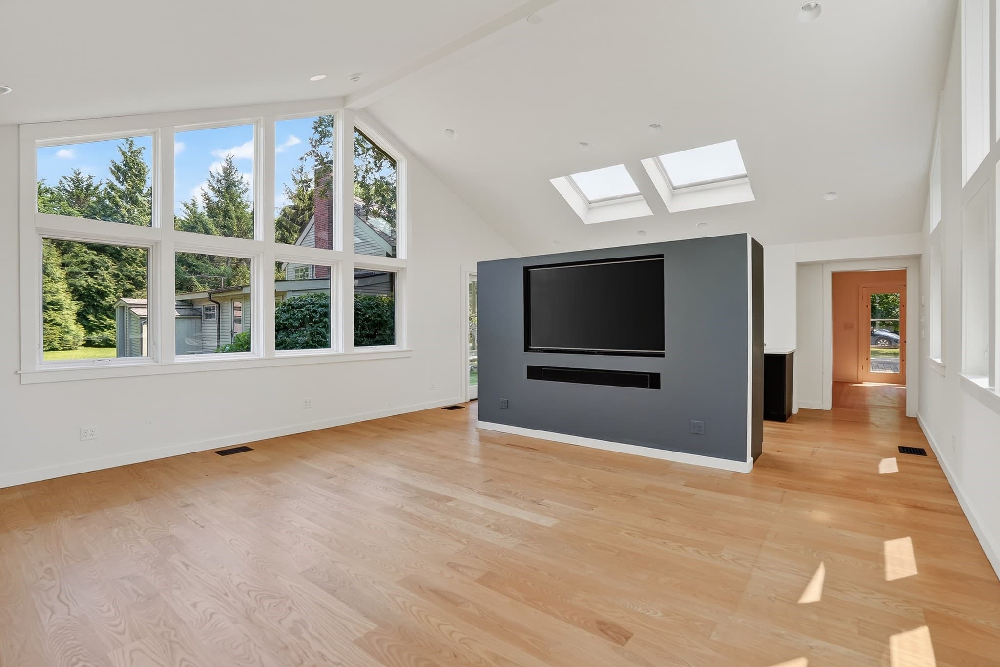 Single Family Residence at 99 Oak Lane, West Tisbury MA 02575, photo 14 of 31