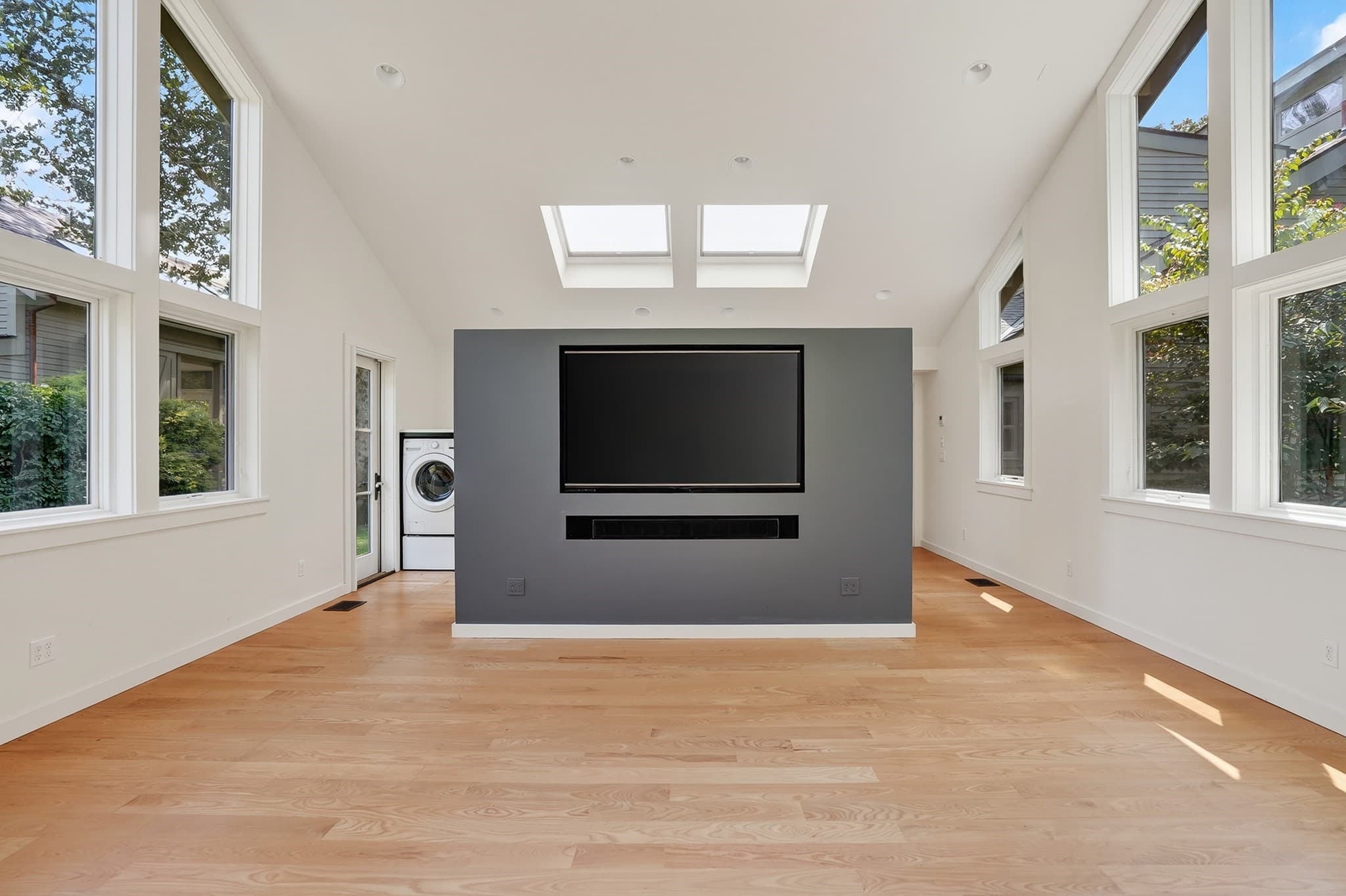 Single Family Residence at 99 Oak Lane, West Tisbury MA 02575, photo 15 of 31