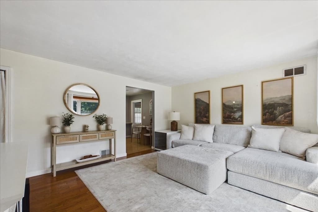 36 Regal St, Holliston MA 01746 photo 3