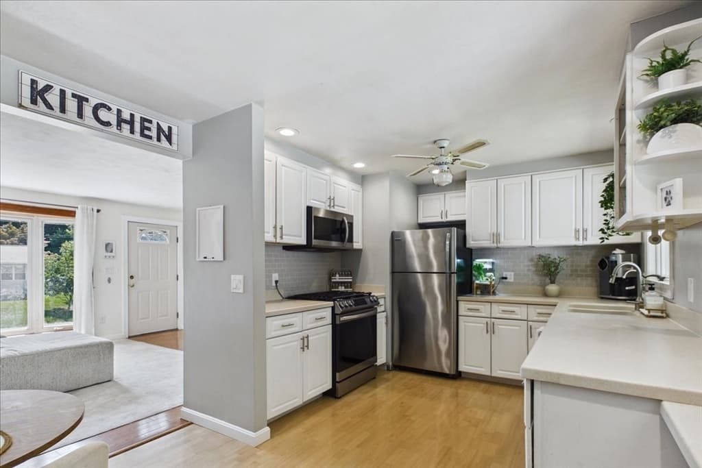 36 Regal St, Holliston MA 01746 photo 5