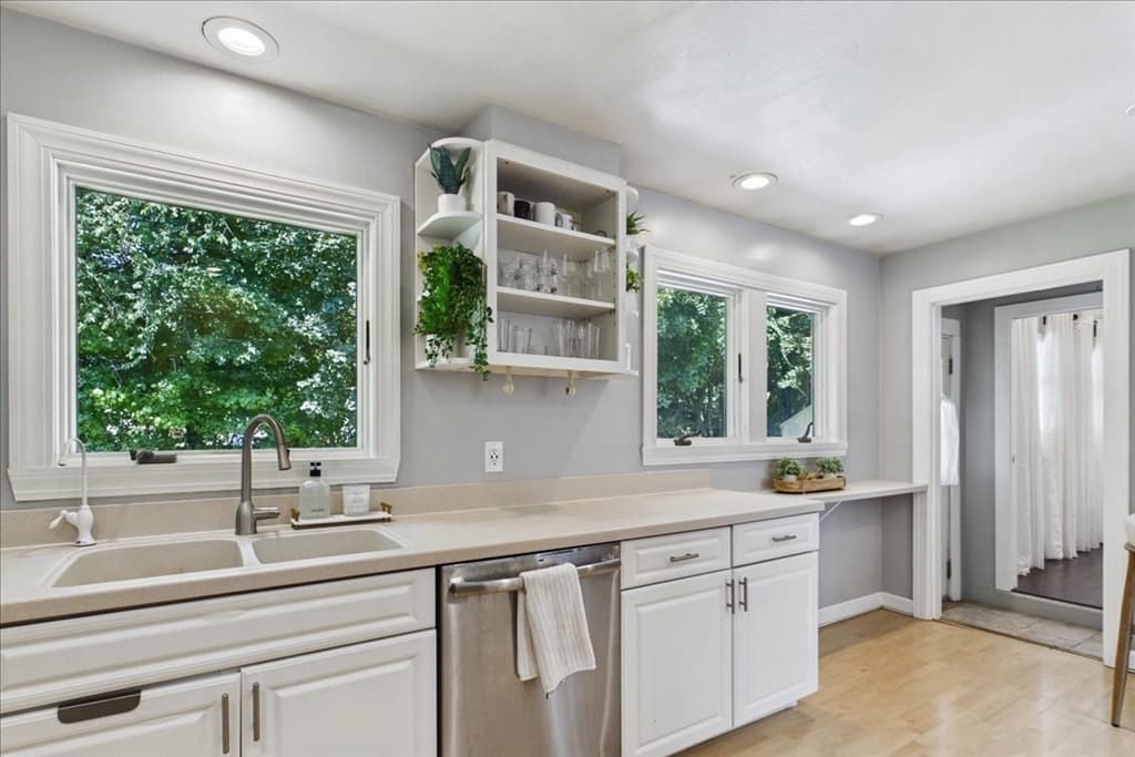 36 Regal St, Holliston MA 01746 photo 8