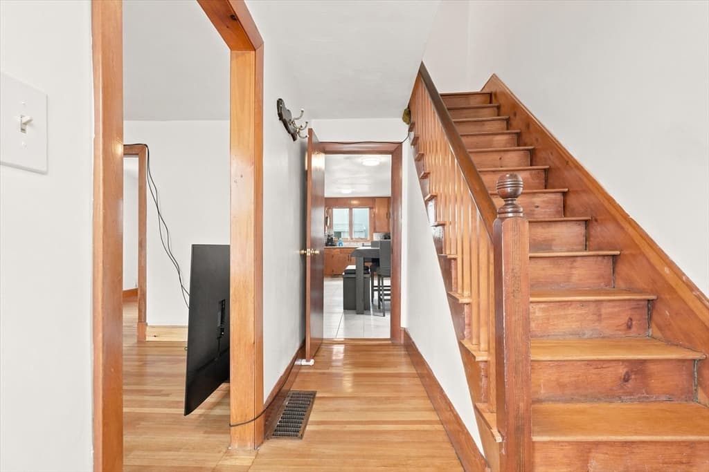 32 Villa Ave, Everett MA 02149 photo 6
