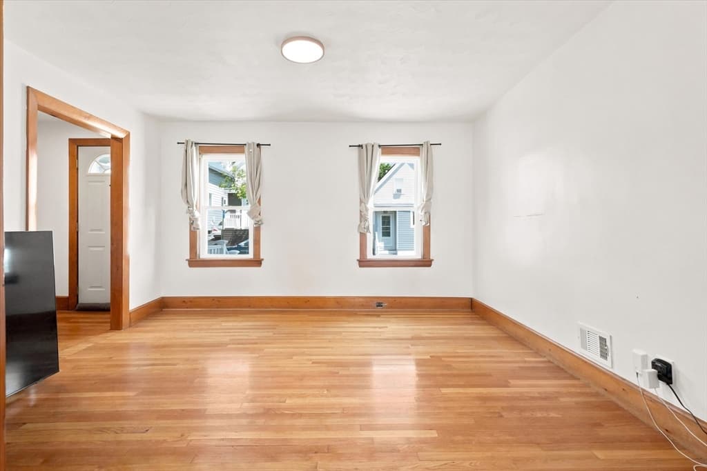 32 Villa Ave, Everett MA 02149 photo 9