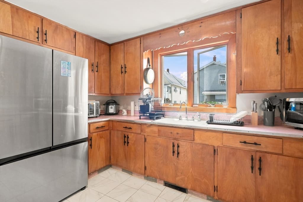 32 Villa Ave, Everett MA 02149 photo 15