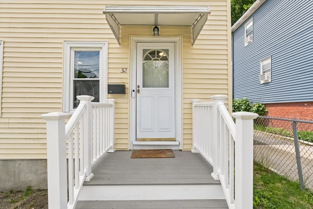 32 Villa Ave, Everett MA 02149 photo 4
