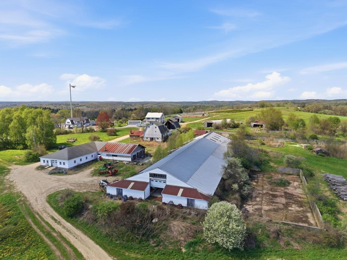 Farm at 3 6 Schoolhouse Road, Charlton MA 01507, photo 4 of 36