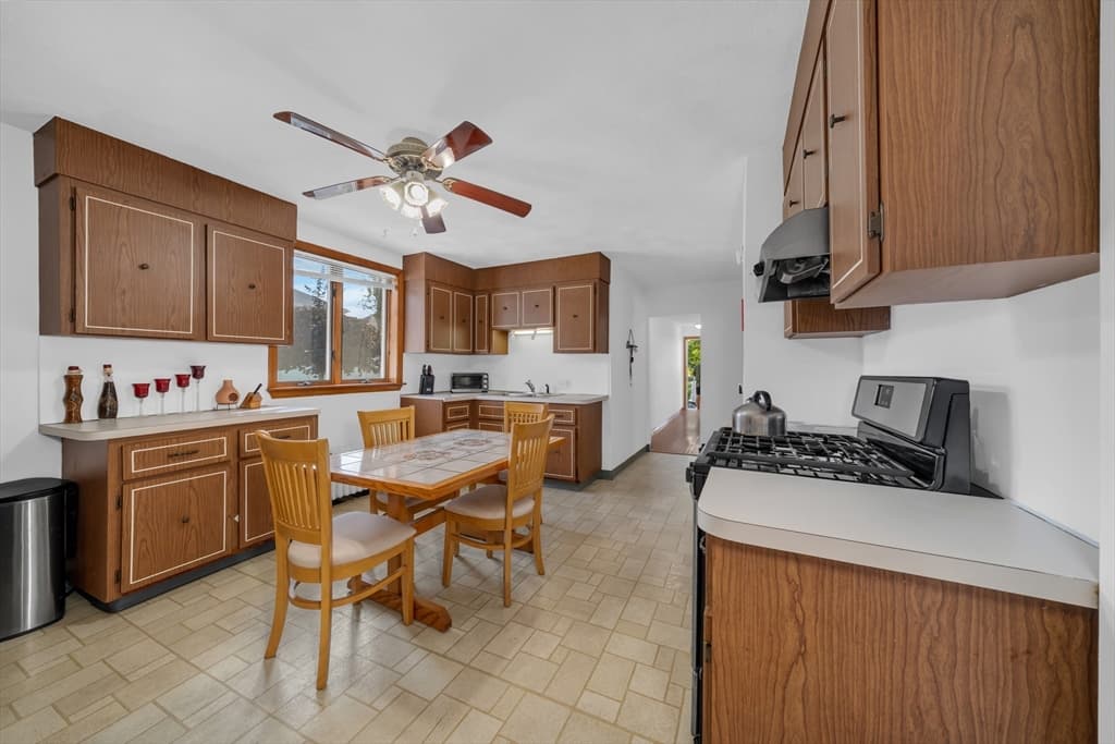 85 Arlington, Revere MA 02151 photo 9