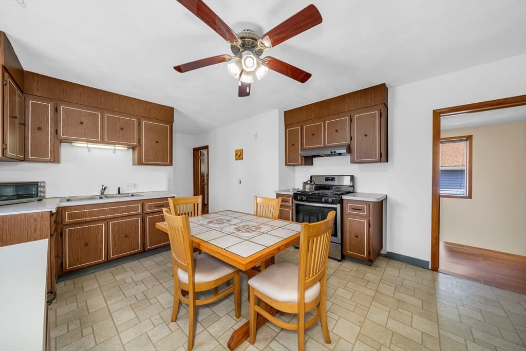 85 Arlington, Revere MA 02151 photo 10