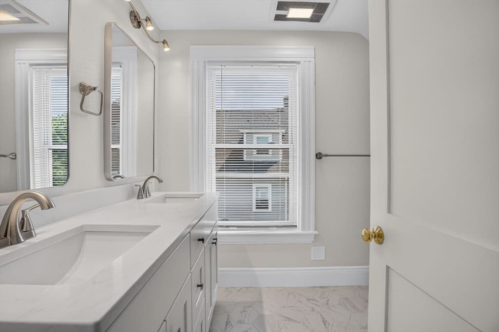 33 Parsons St, Newton MA 02465 photo 16