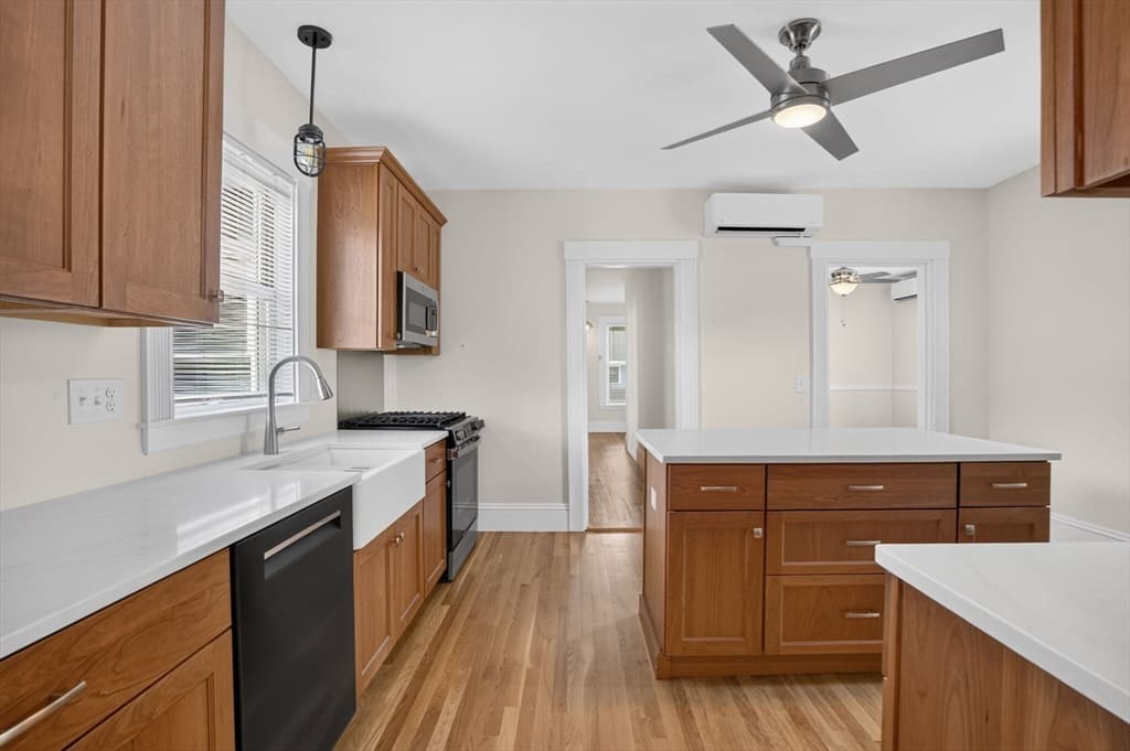 33 Parsons St, Newton MA 02465 photo 7