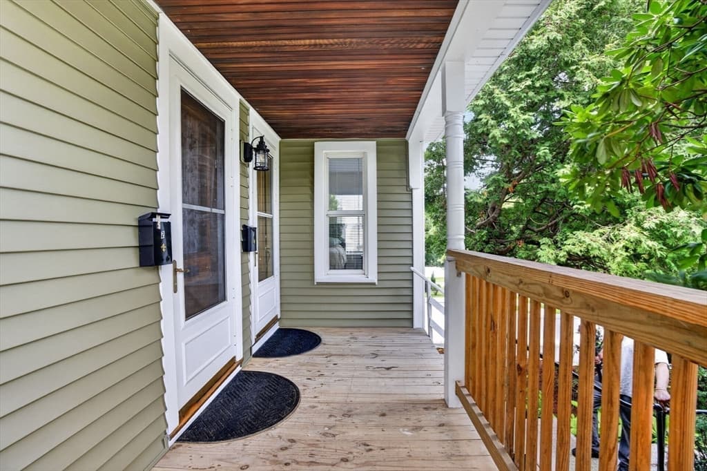 33 Parsons St, Newton MA 02465 photo 4