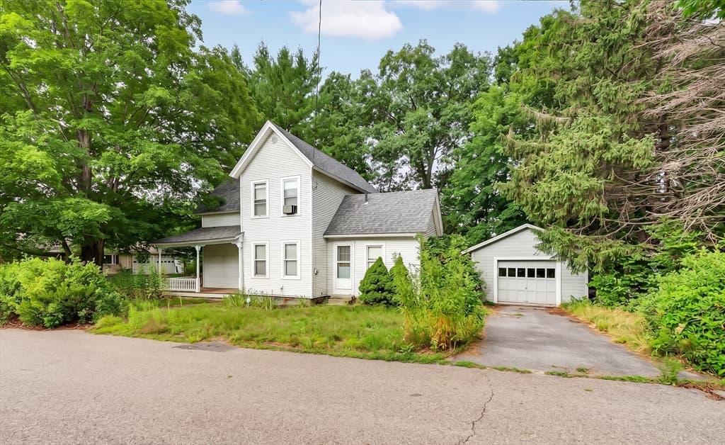 68 Harvard Ave, Athol MA 01331