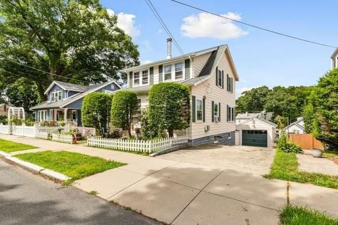 42 Piedmont St, Lynn MA 01904 photo 2