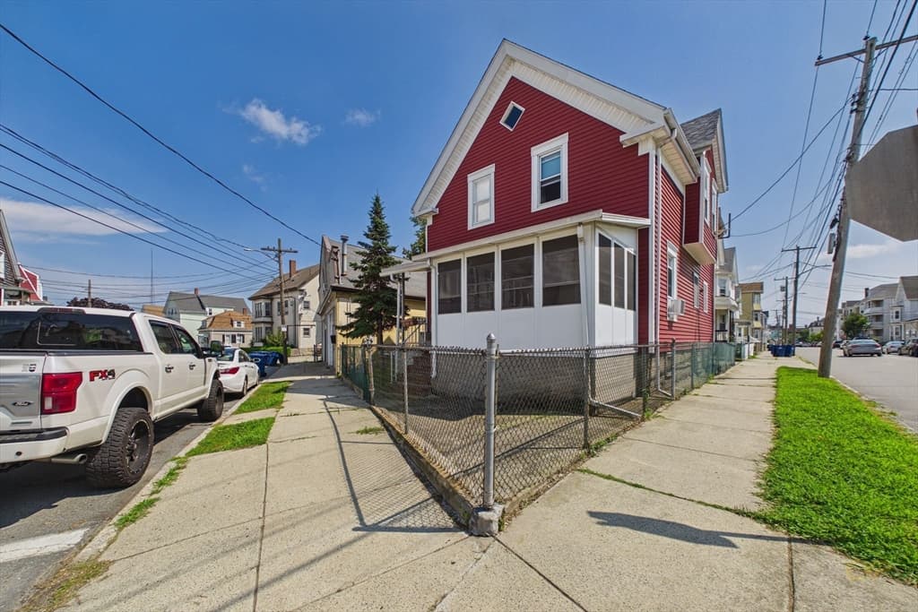 130 Rockland St, New Bedford MA 02740 photo 2