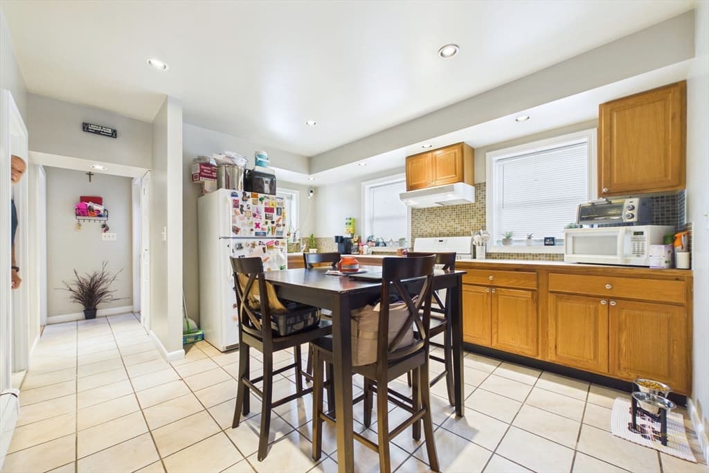 130 Rockland St, New Bedford MA 02740 photo 7