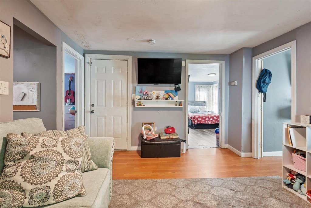 25 Goddard St, Fitchburg MA 01420 photo 8