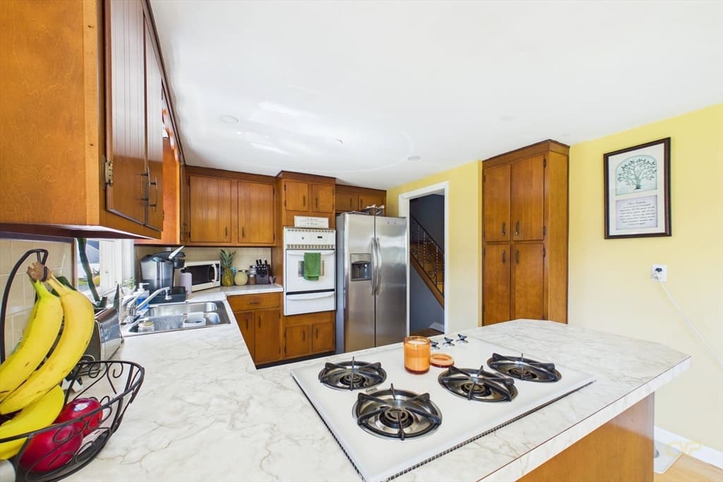 70 Fairmount St, New Bedford MA 02740 photo 11