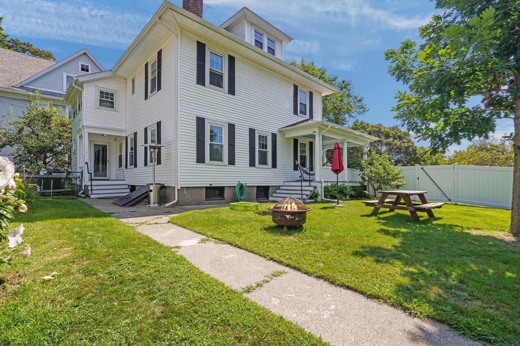 1055 Pleasant, Worcester MA 01602 photo 6