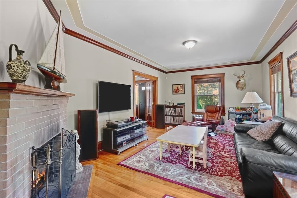 1055 Pleasant, Worcester MA 01602 photo 15