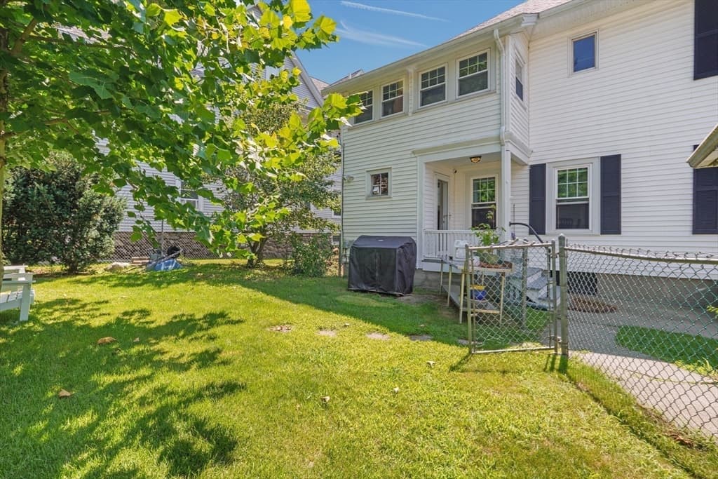 1055 Pleasant, Worcester MA 01602 photo 8