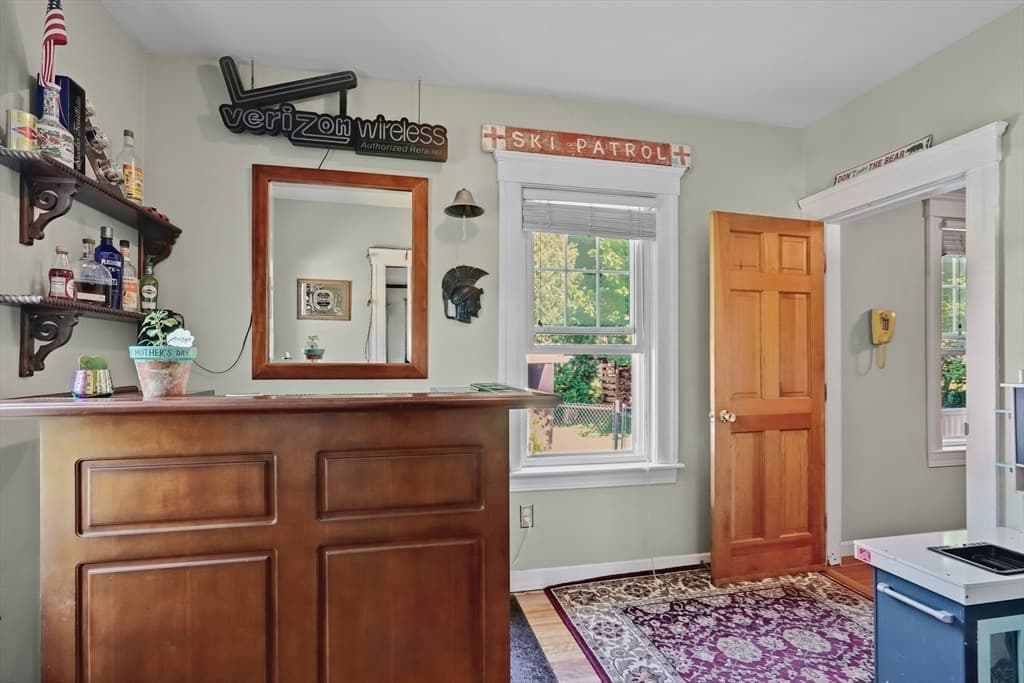 1055 Pleasant, Worcester MA 01602 photo 21