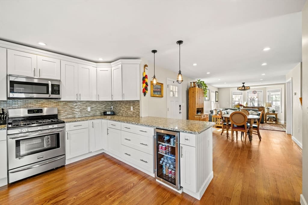 15 Beacon St, Salem MA 01970 photo 2