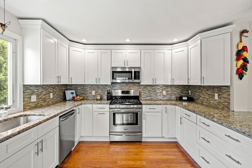 15 Beacon St, Salem MA 01970 photo 8