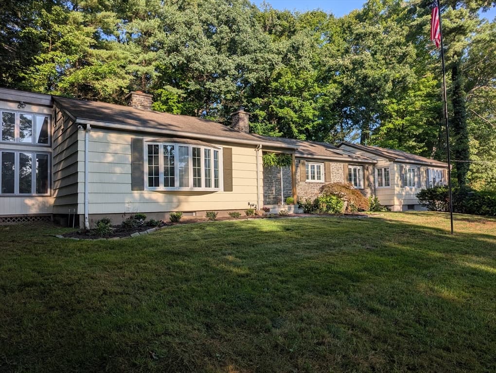 37 Brookside Dr, Wilbraham MA 01095