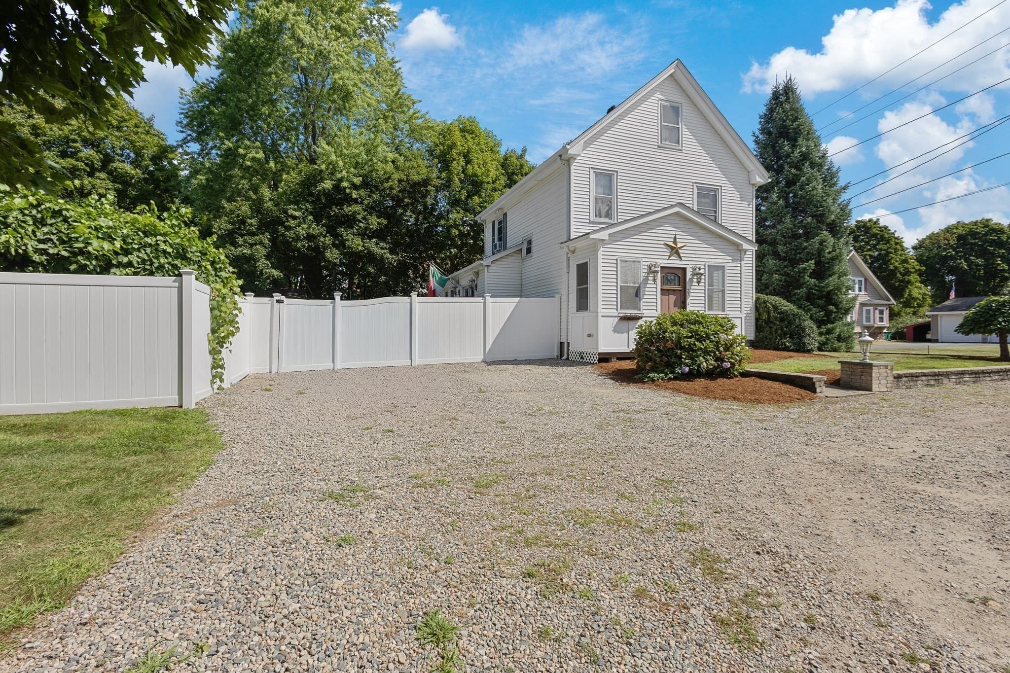 Single Family Residence at 27 Bliss Ave, Mansfield MA 02048, Mansfield, photo 2 of 31