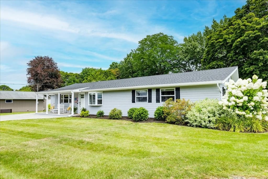 9 Massachusetts Ave, Danvers MA 01923 photo 2