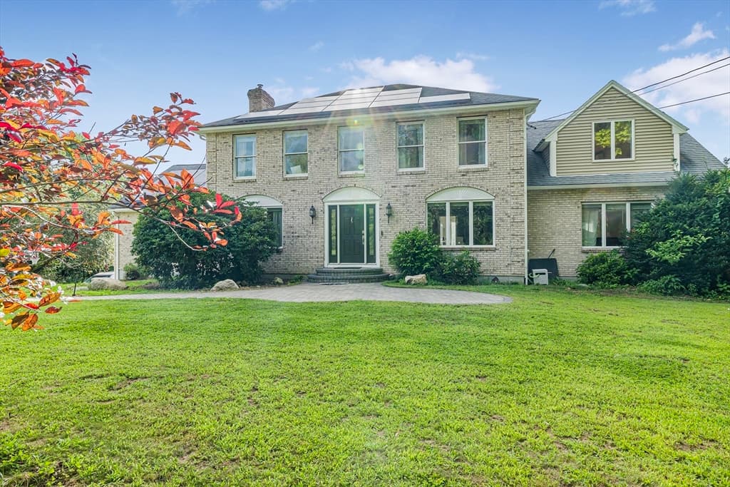 96 Fowler St, Upton MA 01568 photo 2