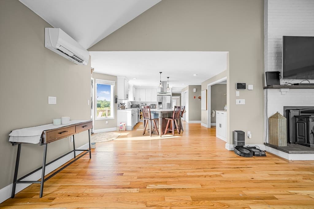96 Fowler St, Upton MA 01568 photo 6