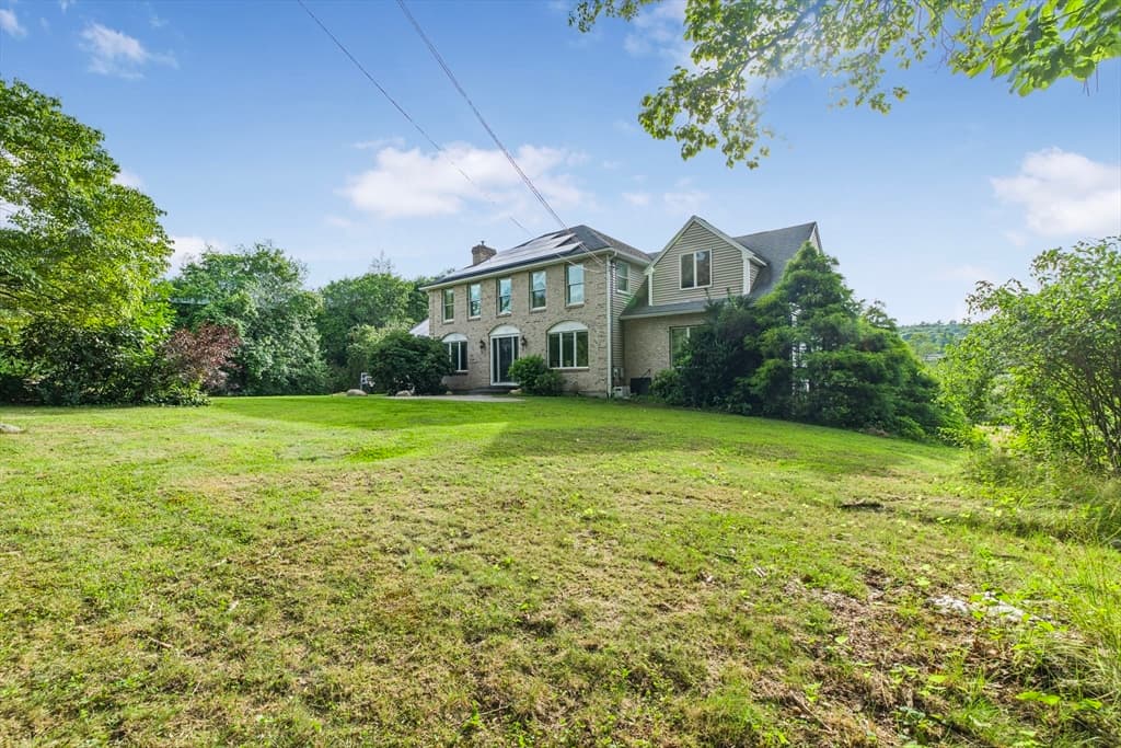 96 Fowler St, Upton MA 01568 photo 3