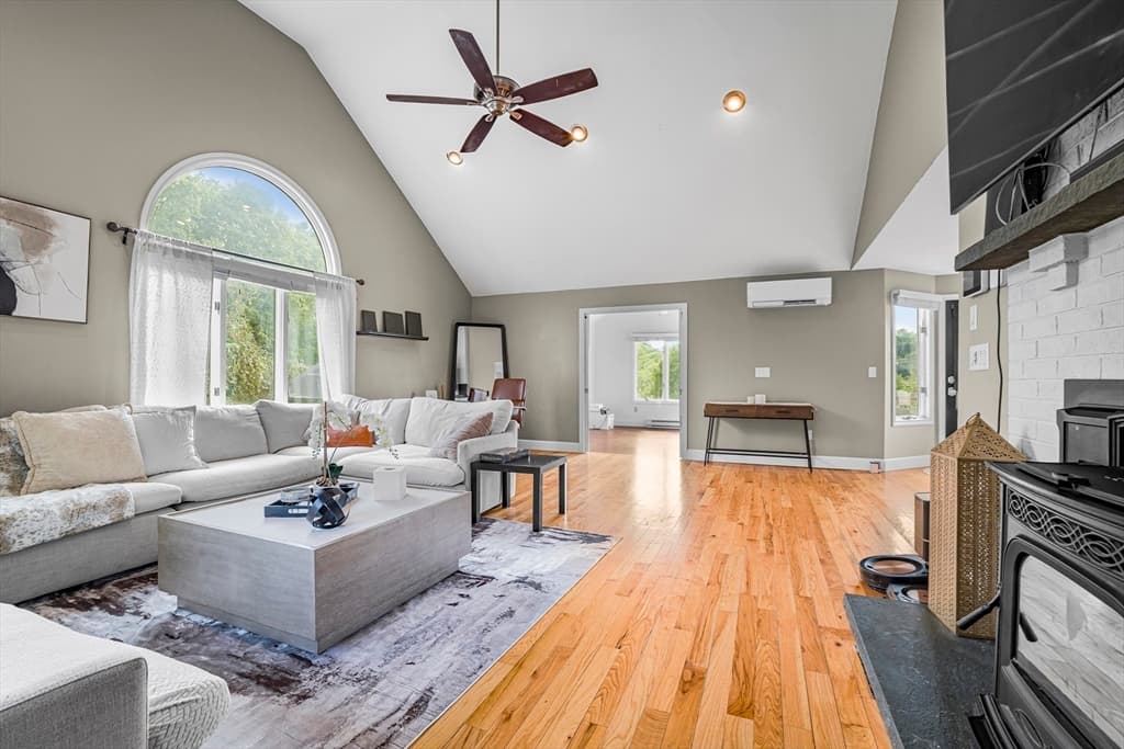 96 Fowler St, Upton MA 01568 photo 8