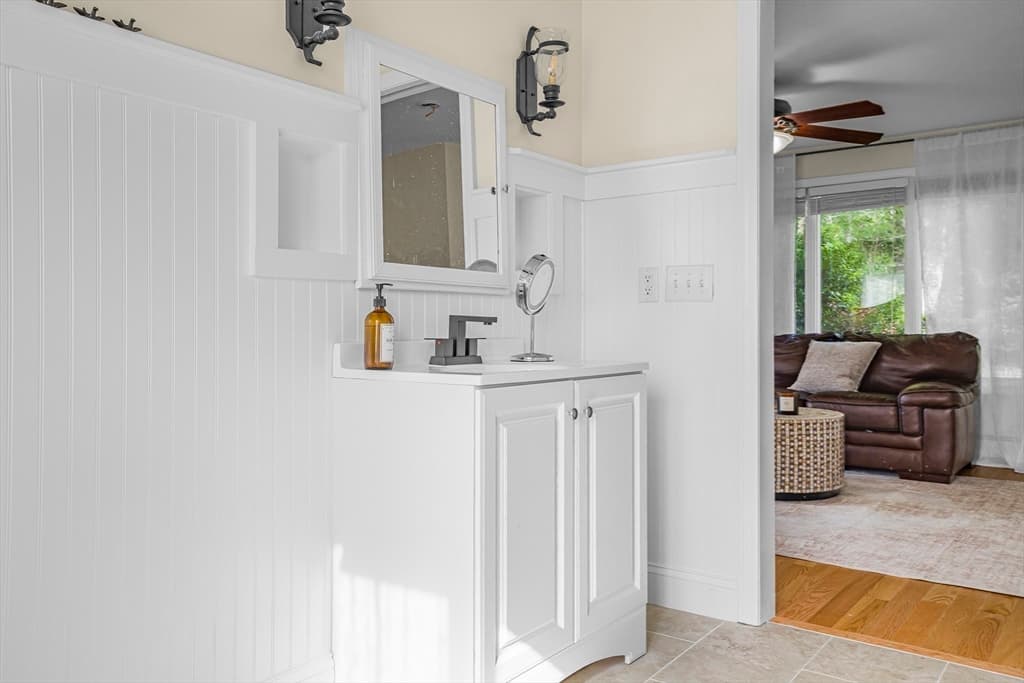 96 Fowler St, Upton MA 01568 photo 25