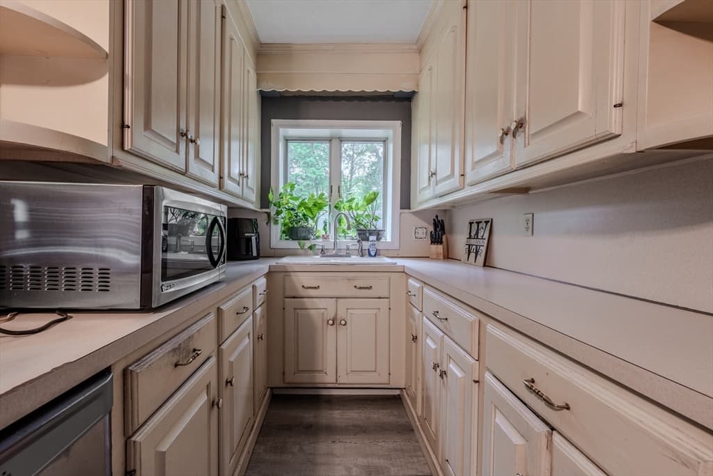 735 Hildreth St, Dracut MA 01826 photo 8