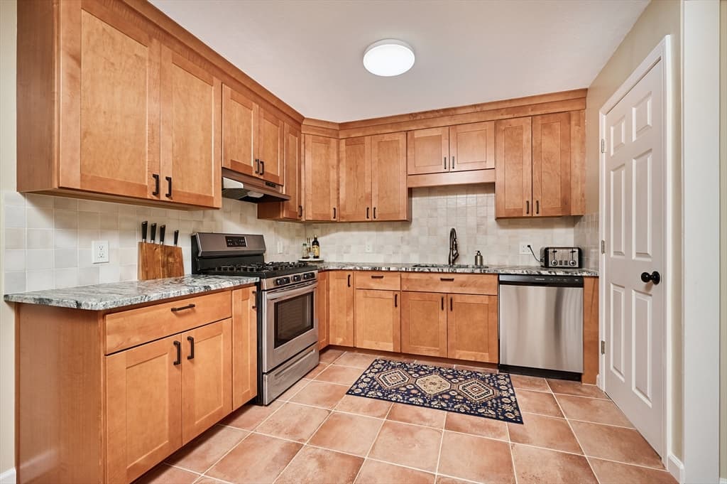 26 Oliver St., Easthampton MA 01027 photo 9
