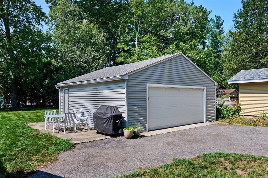 26 Oliver St., Easthampton MA 01027 photo 4