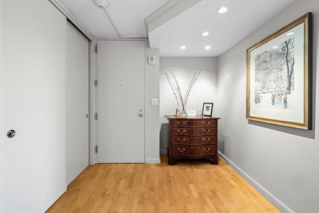 180 Beacon # 15B, Boston MA 02116 photo 3