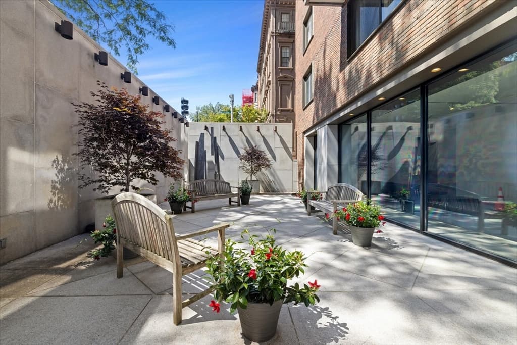 180 Beacon # 15B, Boston MA 02116