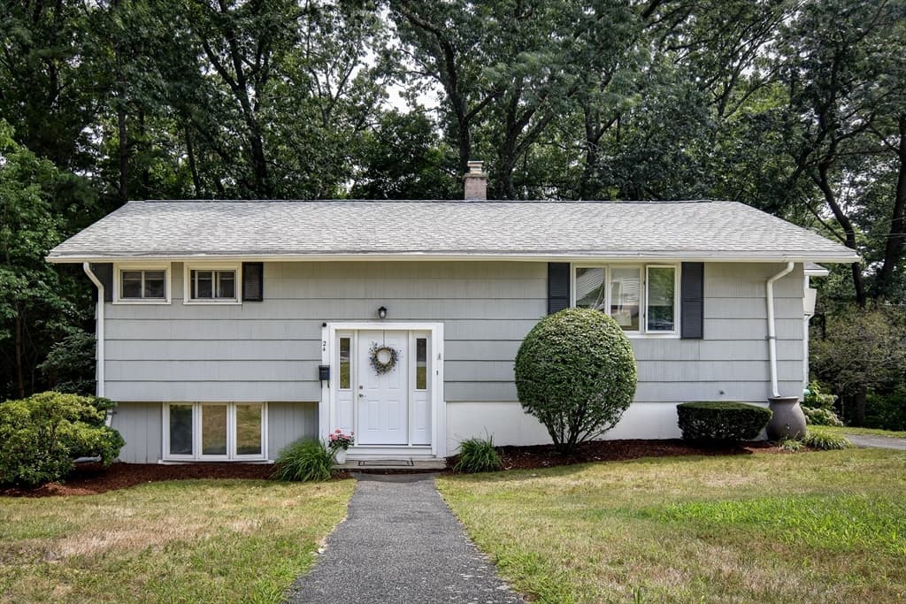 24 Upper Joclyn Ave, Framingham MA 01701